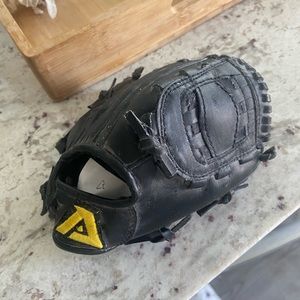 Baseball/softball glove-holder